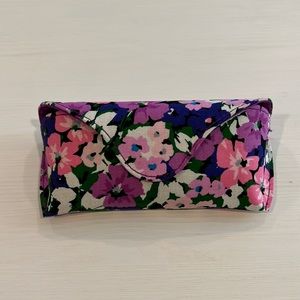 Vera Bradley Flower Garden Glasses Case Multi Color Magnetic Closure